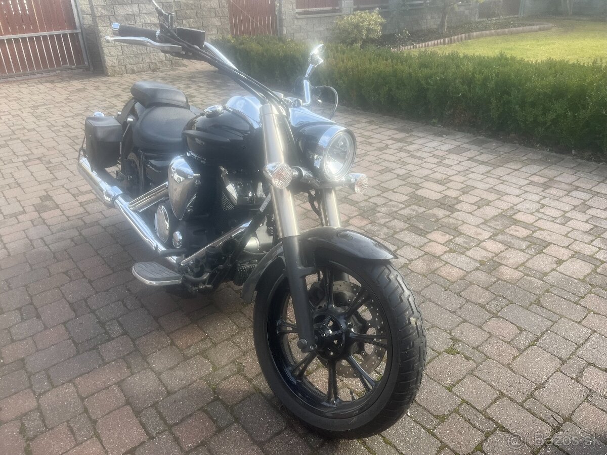 YAMAHA XVS 950A Midnight Star