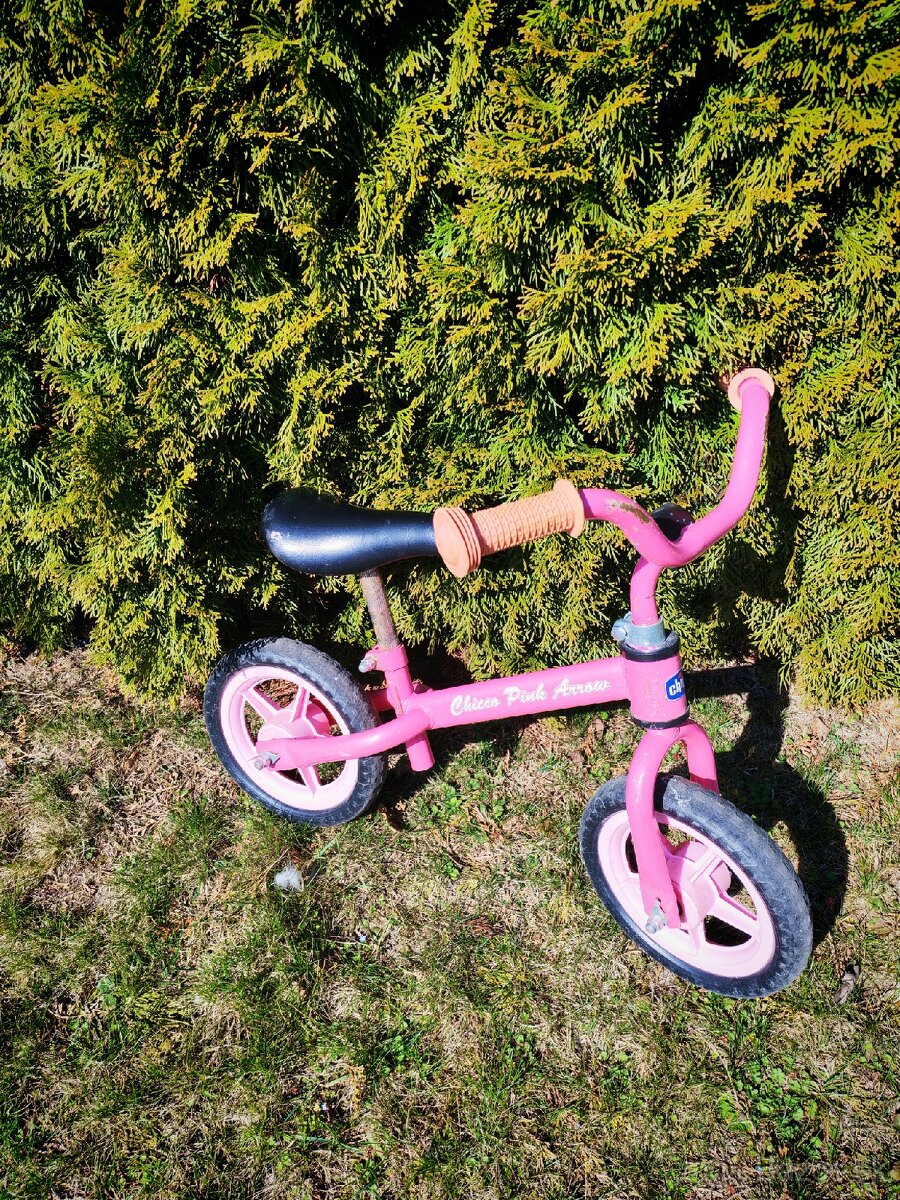 Detské odrážadlo Chicco Pink Arrow