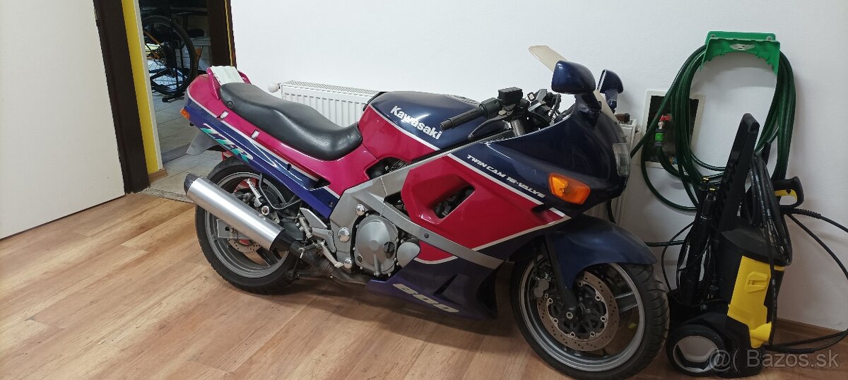 Kawasaki zzr 600