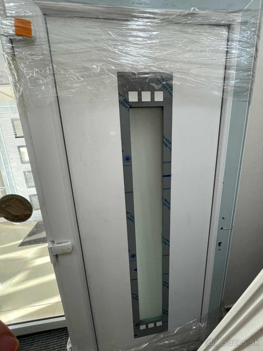 PLASTOVÉ VCHODOVÉ DVERE BIELE 980mm.x2080mm.