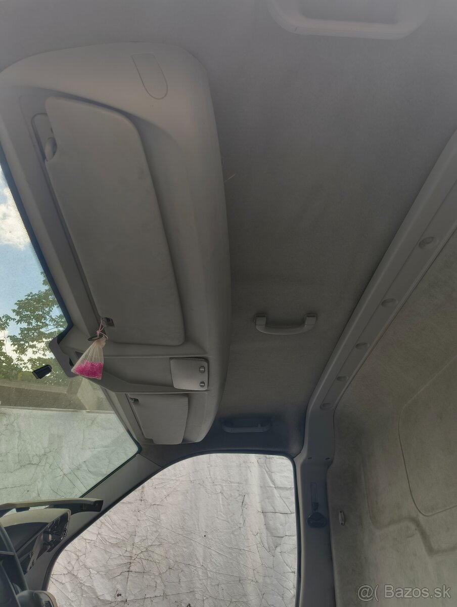Predám poličku aj s tapacirom