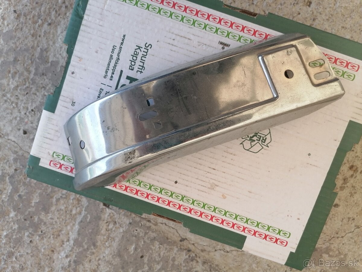 BMW E30 nárazník roh chromak