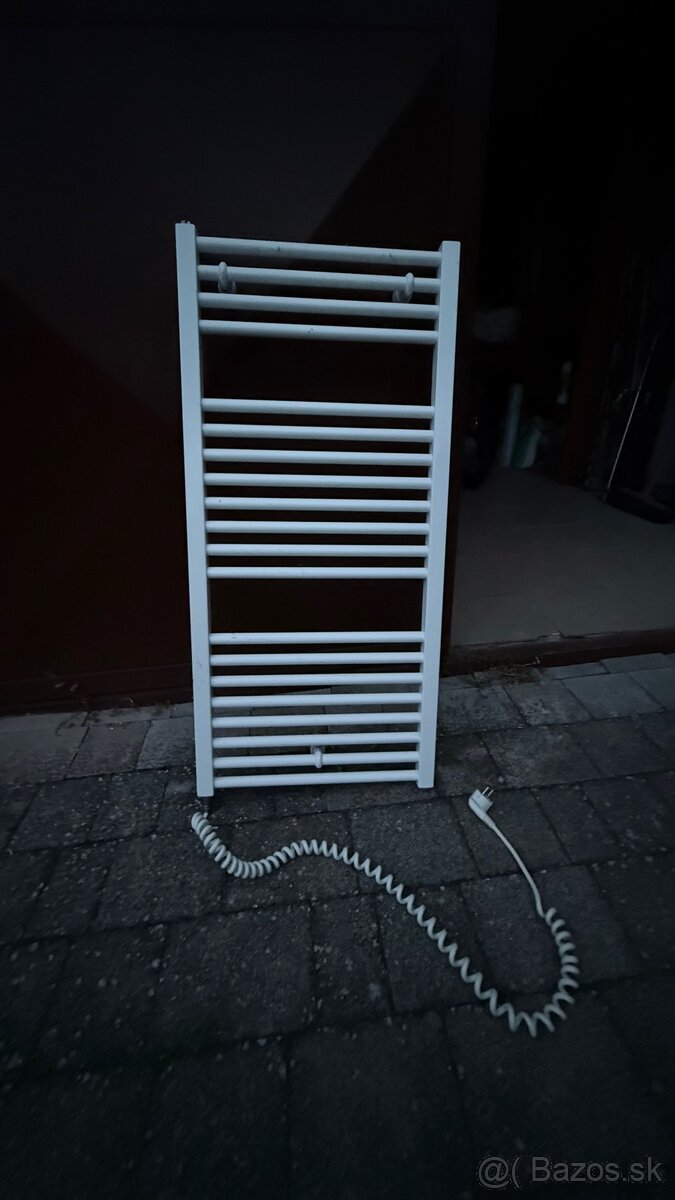 rebrikovy elektricky radiator