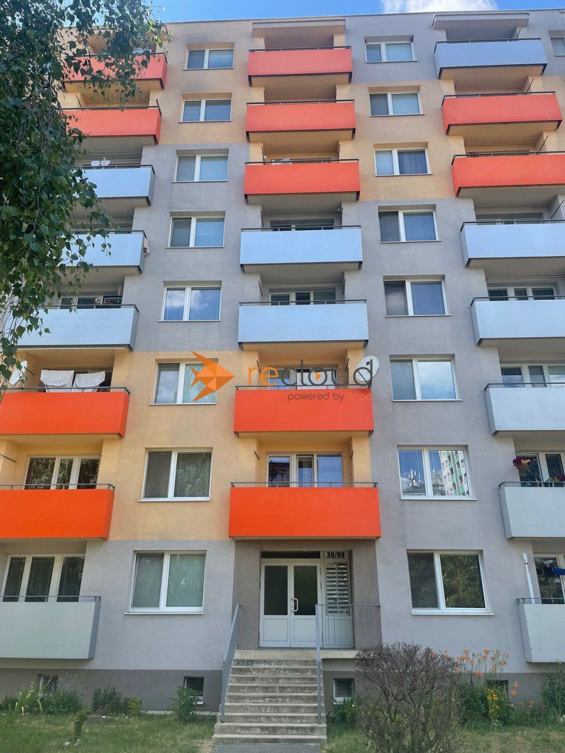 Prakticky riešený 2-izbový byt s extra miestnosťou