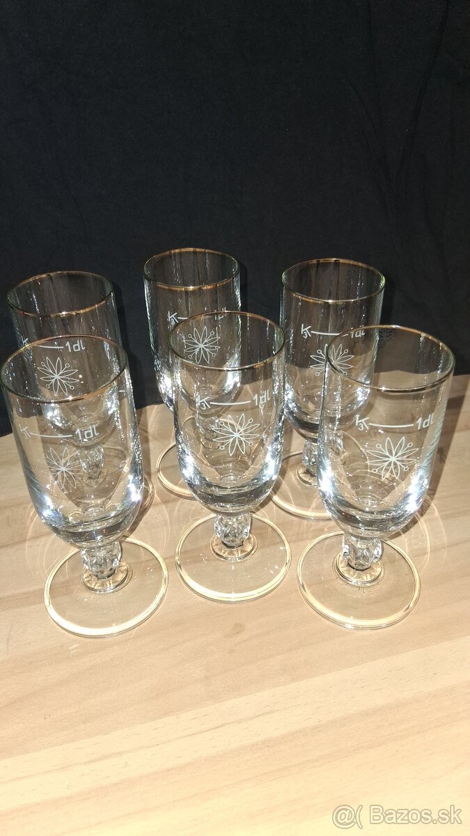 Sada 6ks pohárikov na stopke so zlatým okrajom