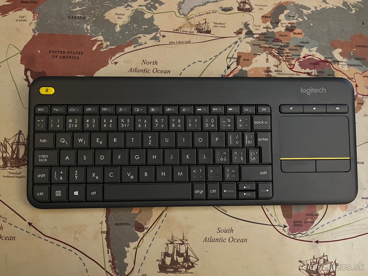 Predám klávesnicu Logitech K400 Plus CZ