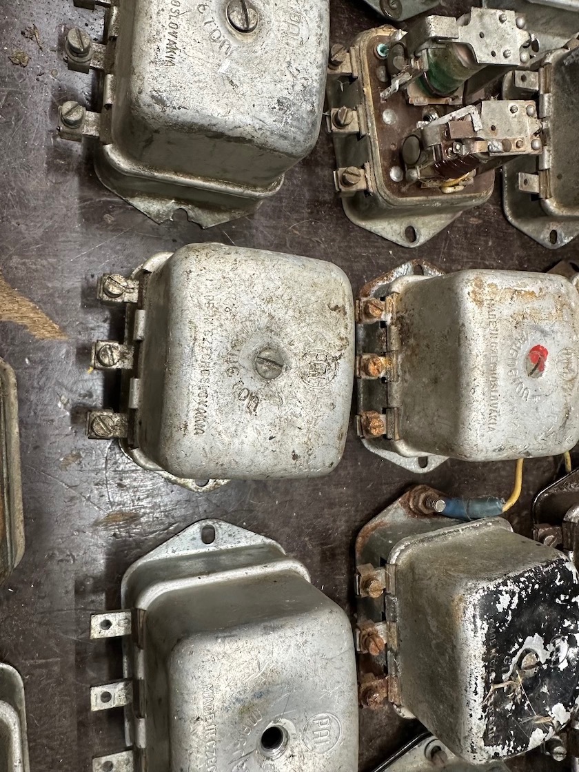 Predám skrinkový regulátor napatia JAWA ČZ 175 250 350