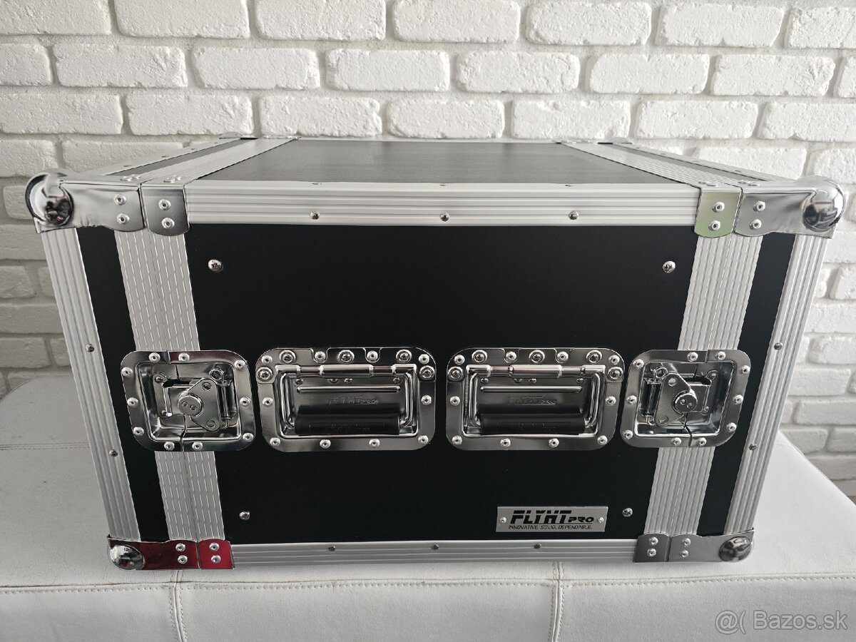 Predám 19" Rack 8U Pro Double Door Profi