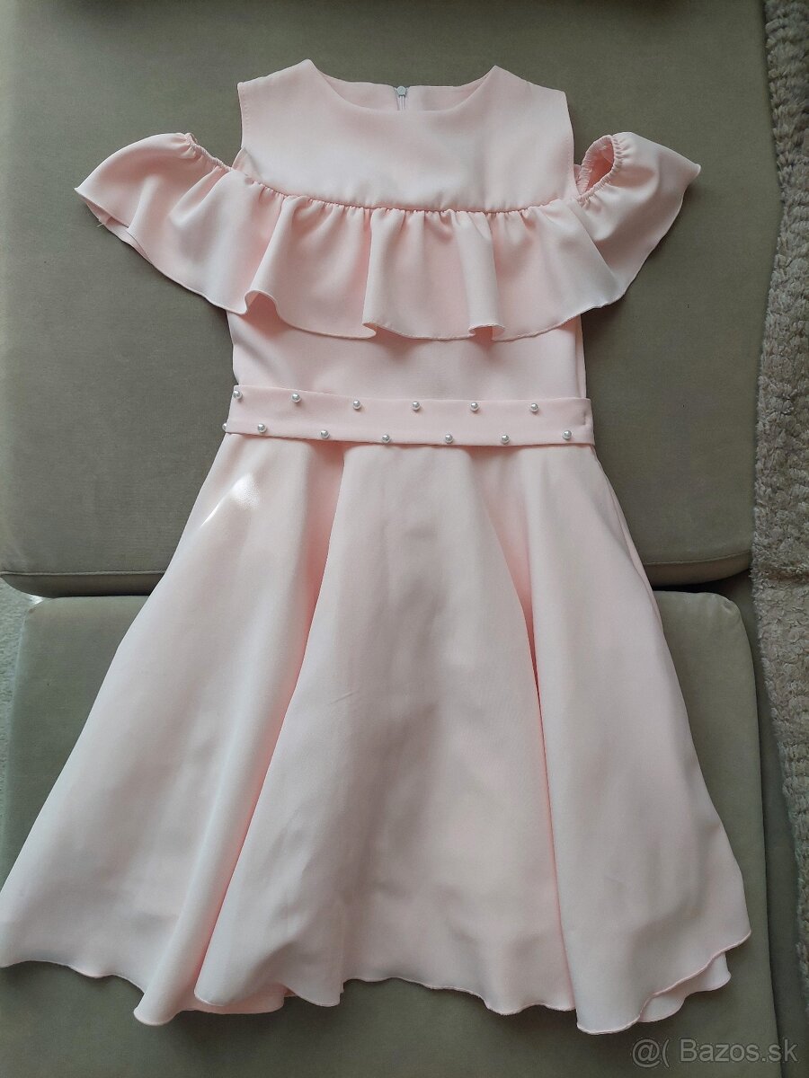 Spoločenské marhuľkové šaty