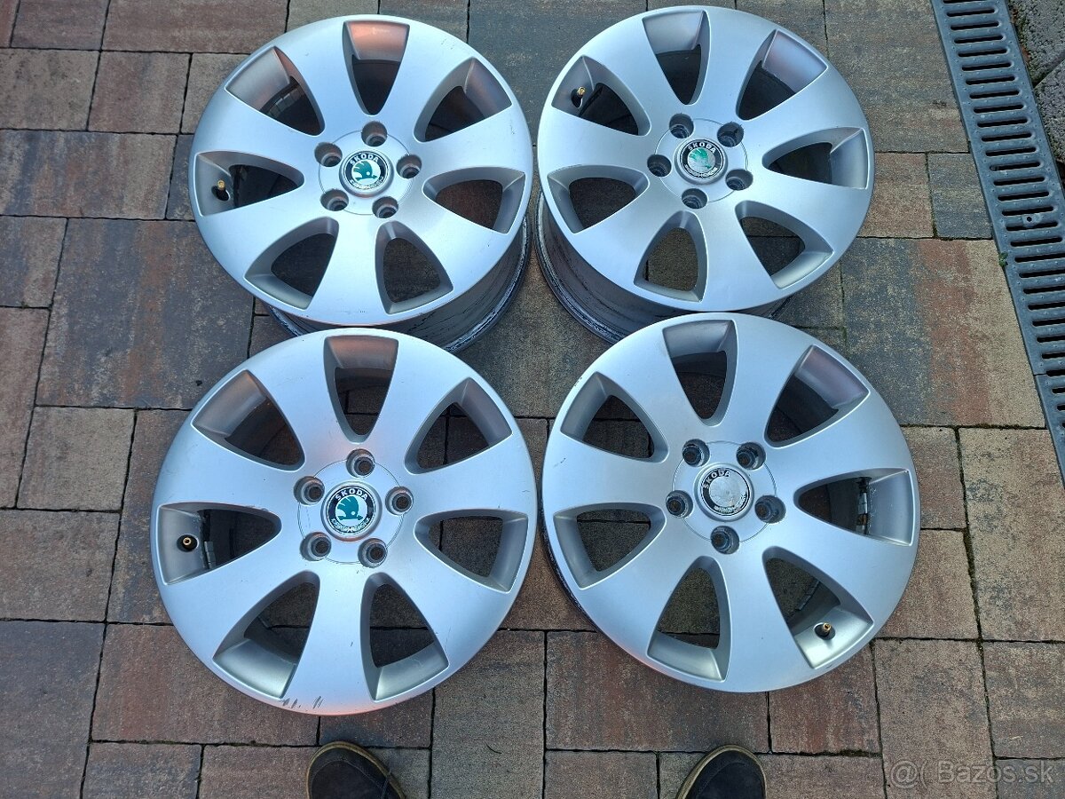 Predám org.hlinikové disky Skoda--R16