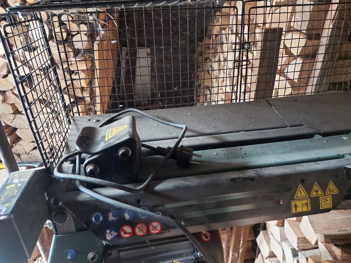 Štiepačka na drevo.Parkside