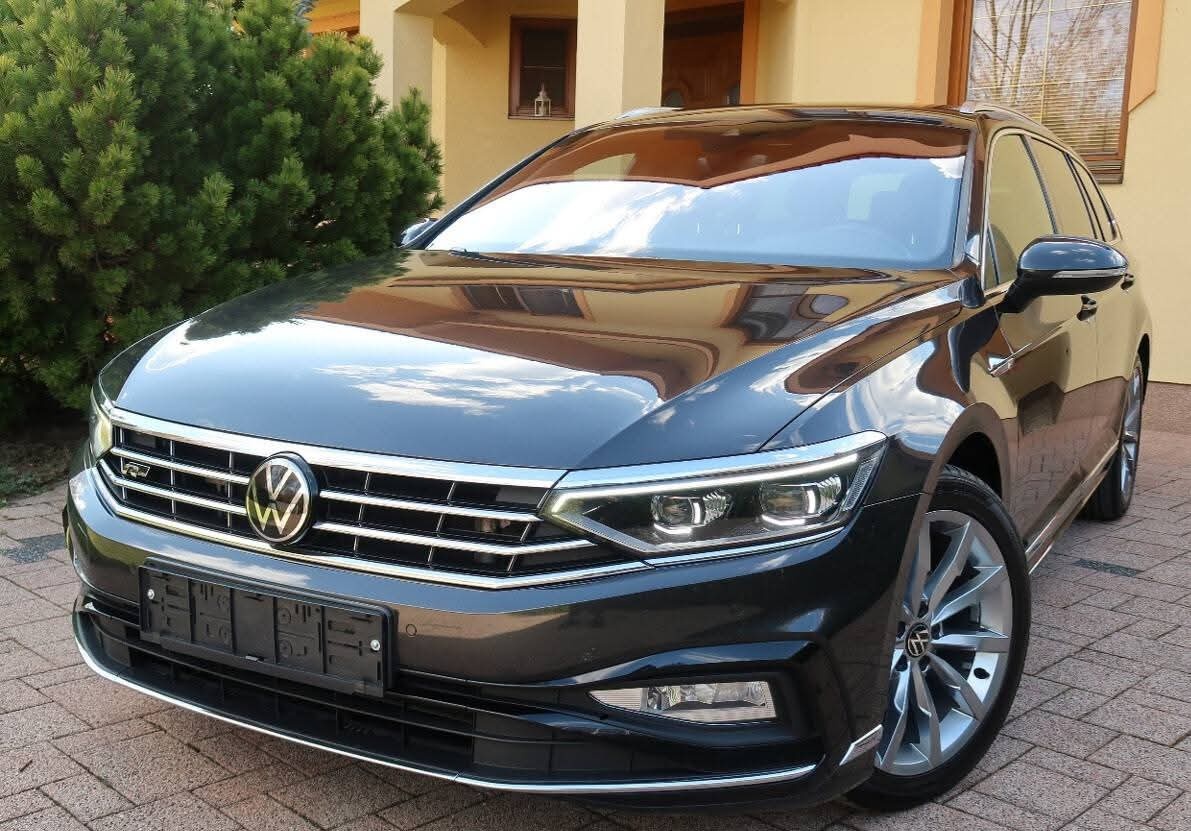 Passat Variant (Combi) 2,0 TDI R-line Full LED Matrix Ťažné