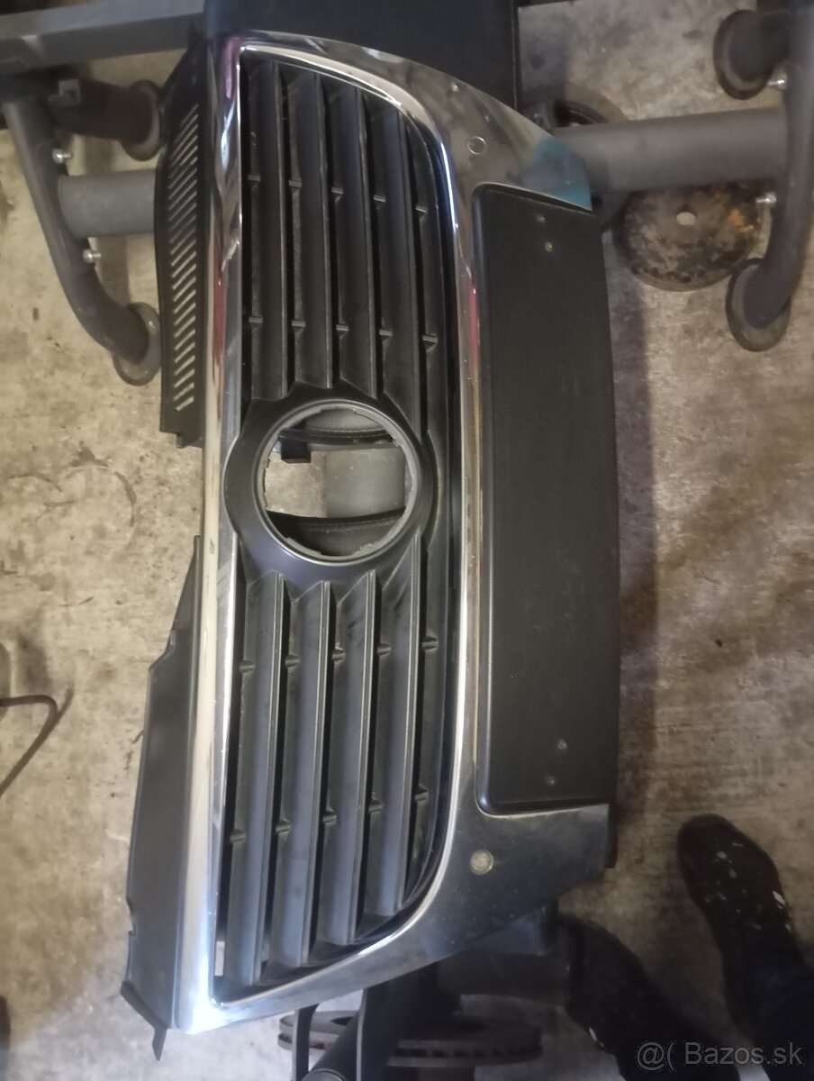 Maska Passat B6
