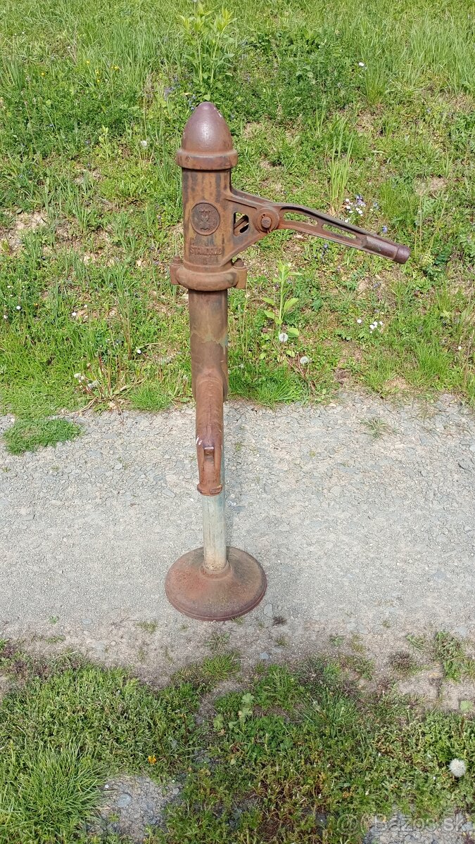 Ručná pumpa na vodu