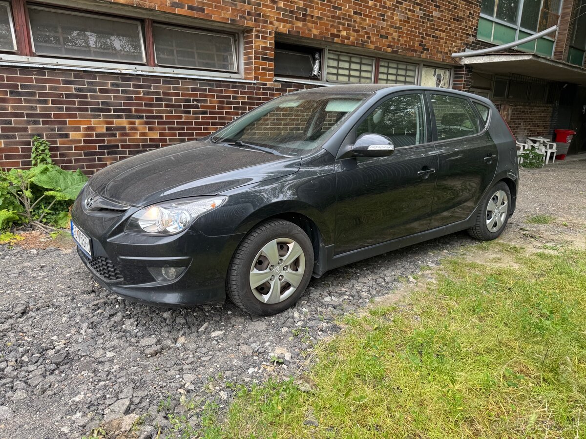 Hyundai i30 1,4 benzin 2011
