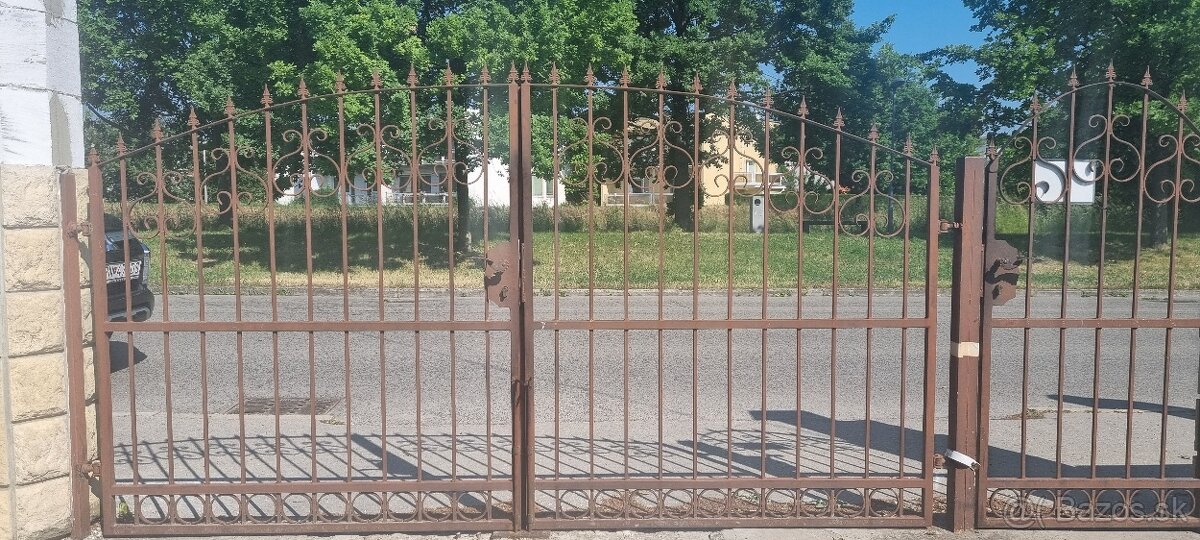Kovova Braňa, kovany plot