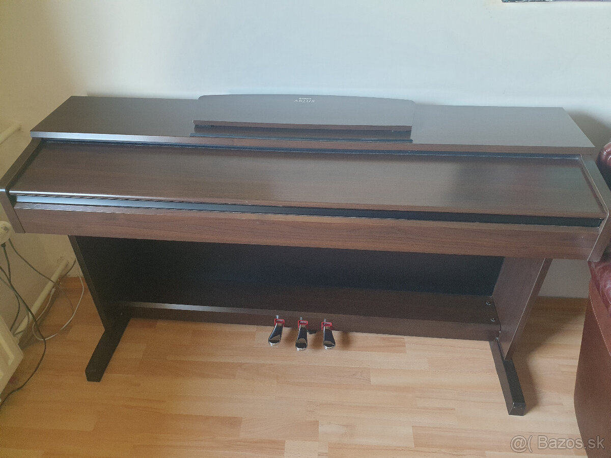 Klavír Yamaha Aria -elektricky