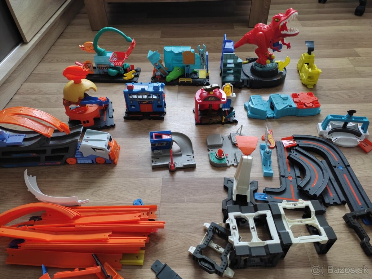 Hot wheels hračky