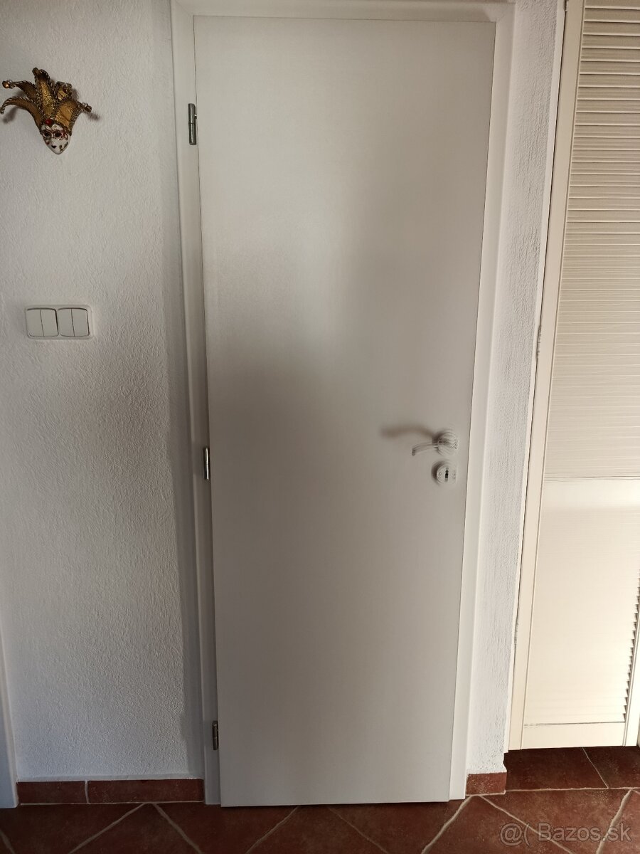 Biele interiérové dvere 60 cm, ľavé - 2 ks