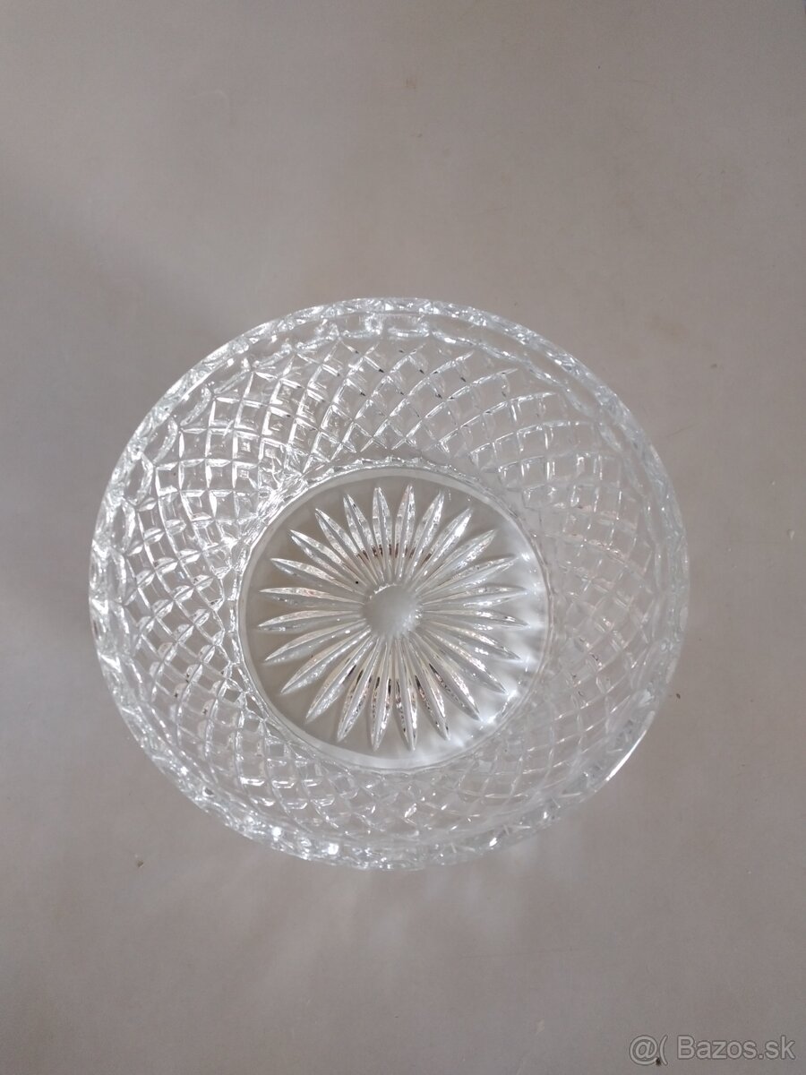 Predam velku krištáľovu misu