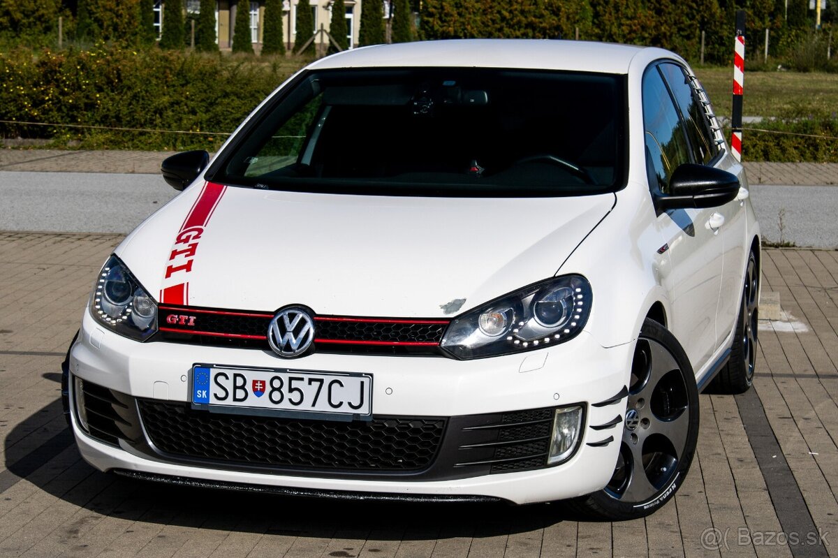 VW Golf GTI 2.0TSI