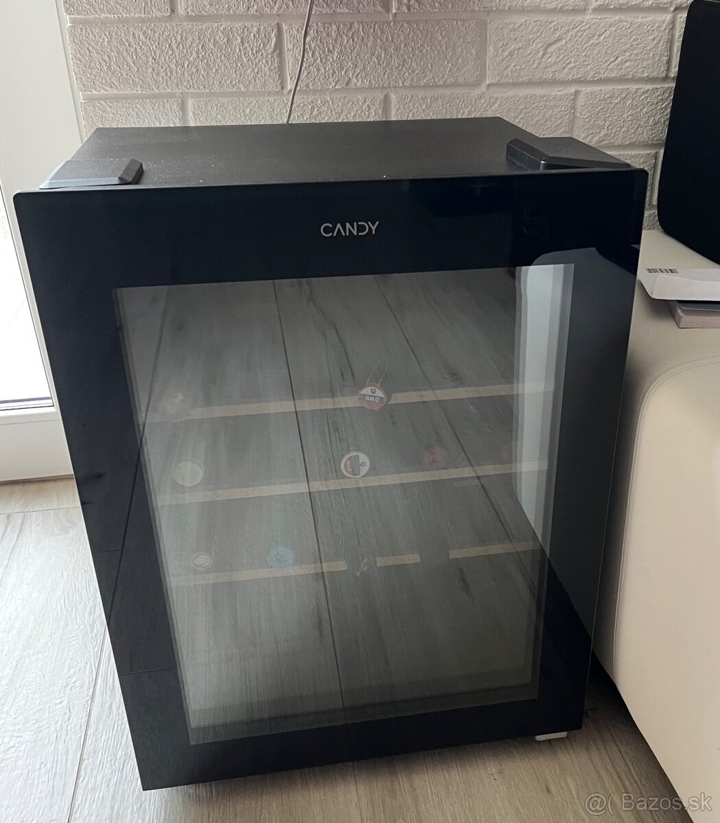 Chladnička na víno CANDY CWC023m