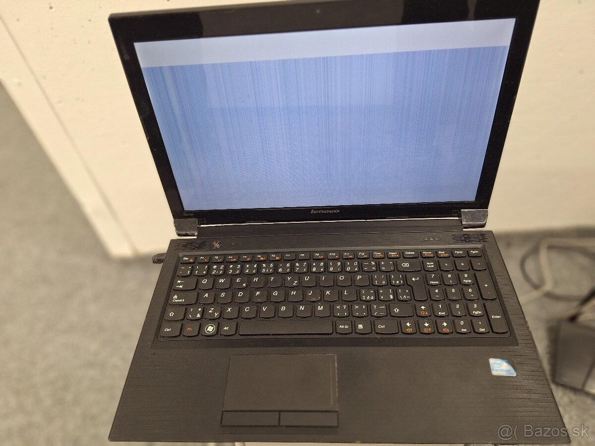 Predám nefunkčný notebook Lenovo B570e