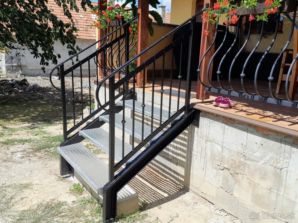 Ponúka dlhodobú dielenskú výrobu