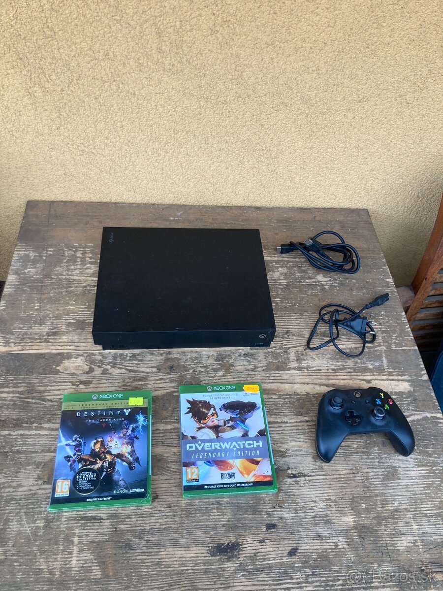 Xbox one X - 1000 GB + ovladač + 2x nová hra