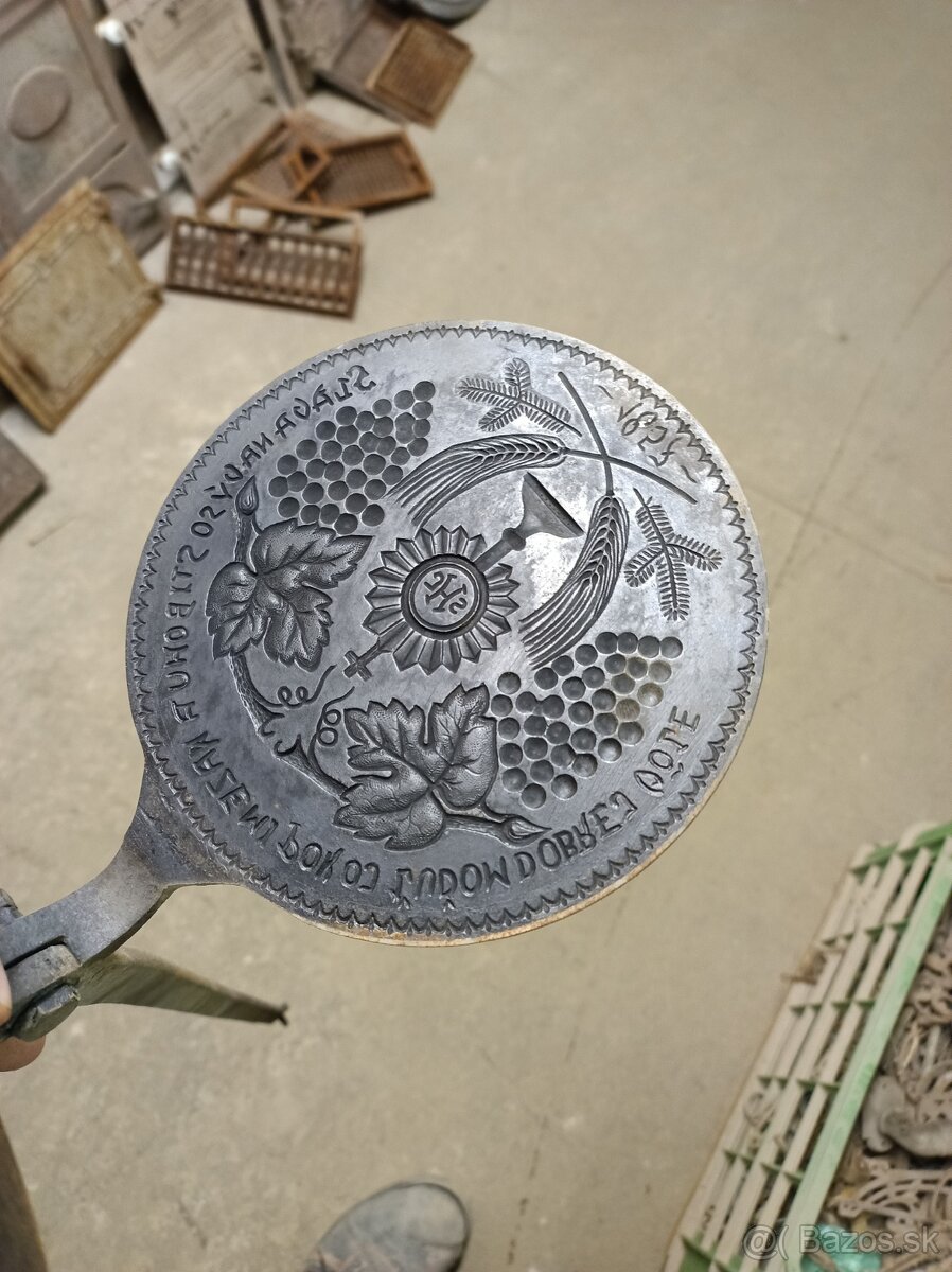 Kliešte na pečenie oplátok