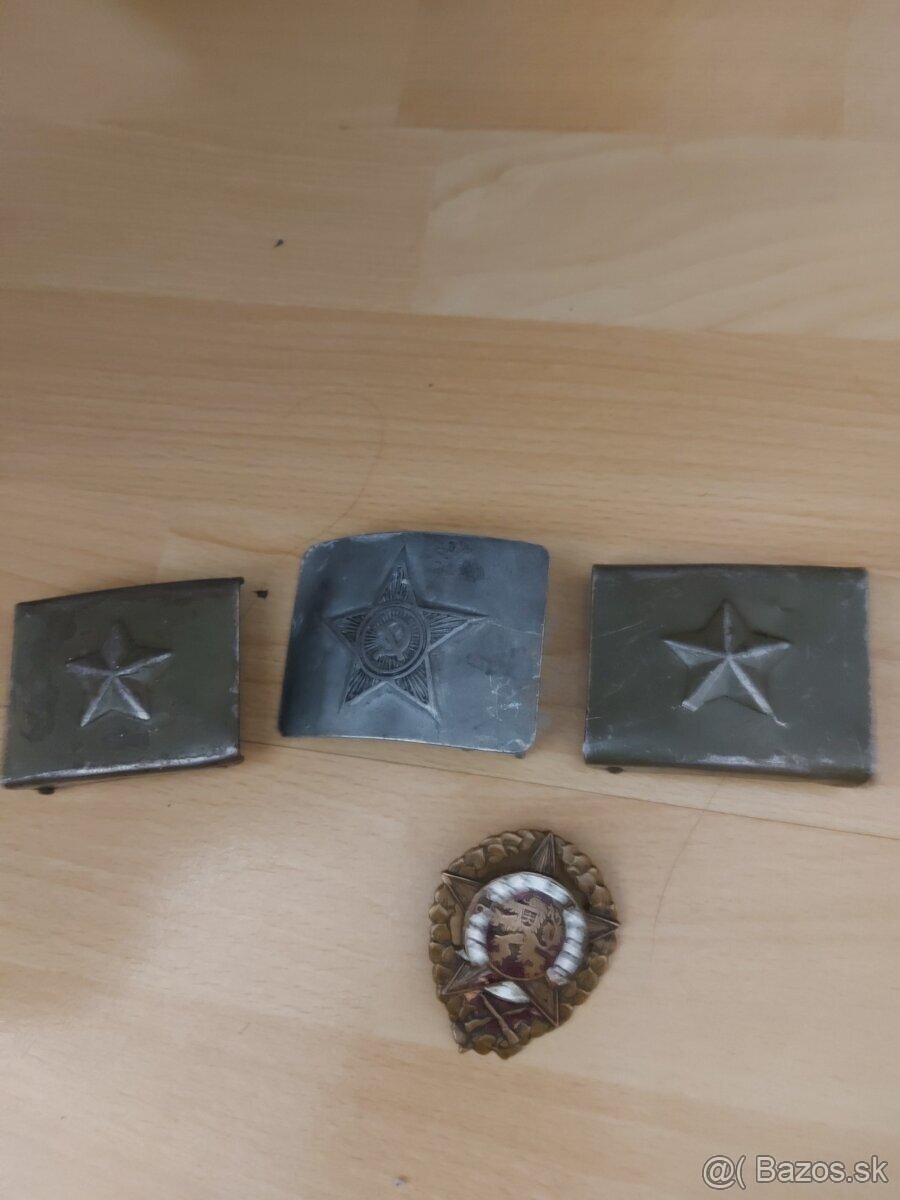 Stare odznaky a pracky