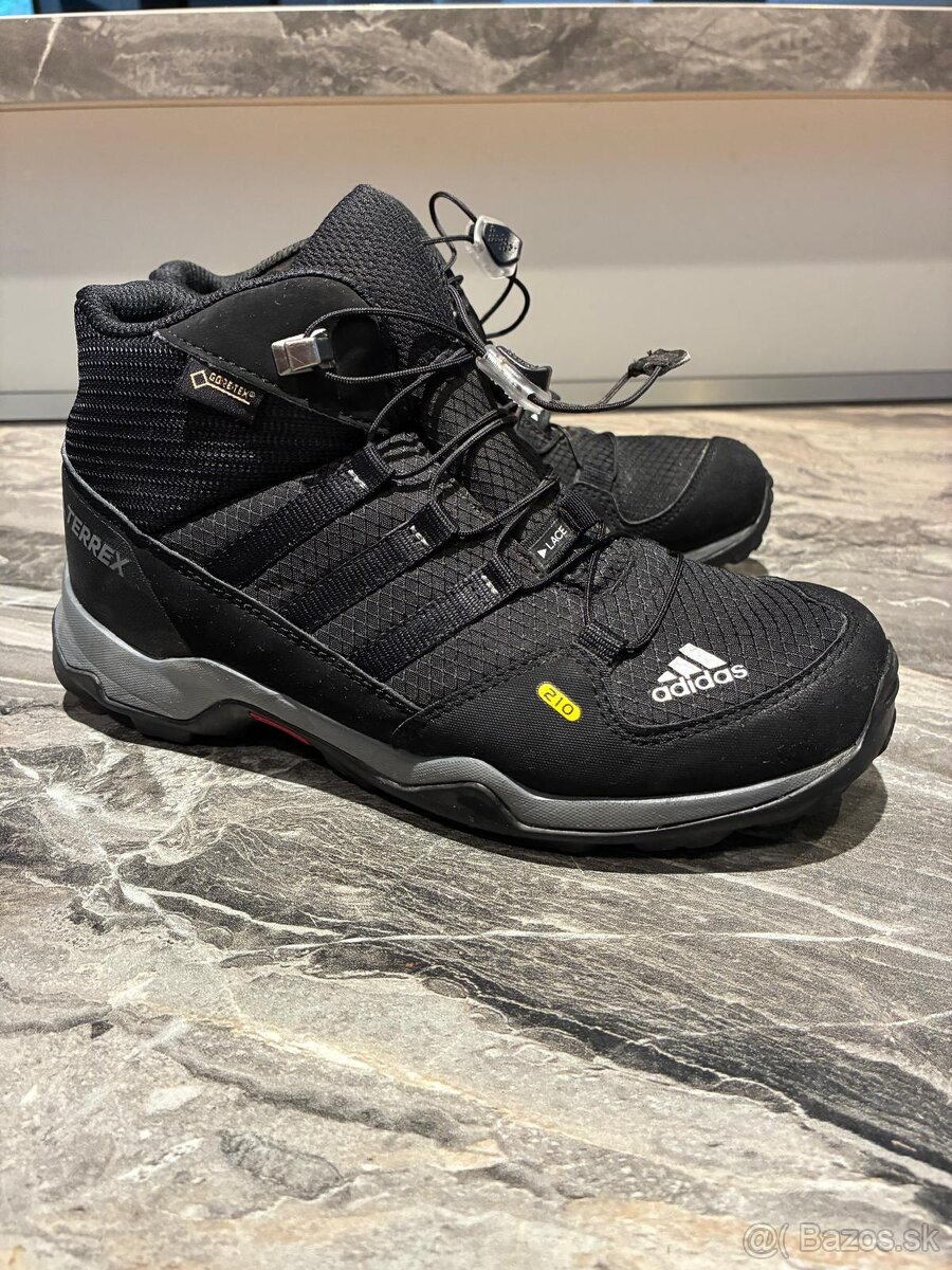 Turistické topánky Adidas Terrex