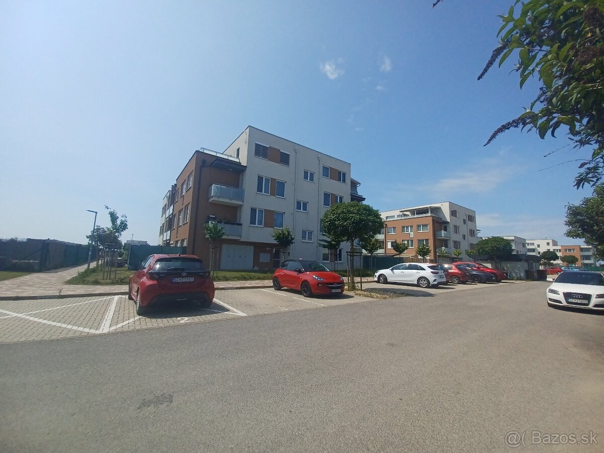 Na prenájom 2iz.byt 40m2,Miloslavov,Platanová ul.