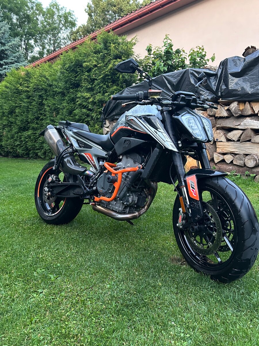 KTM Duke 790 Akrapovič A2