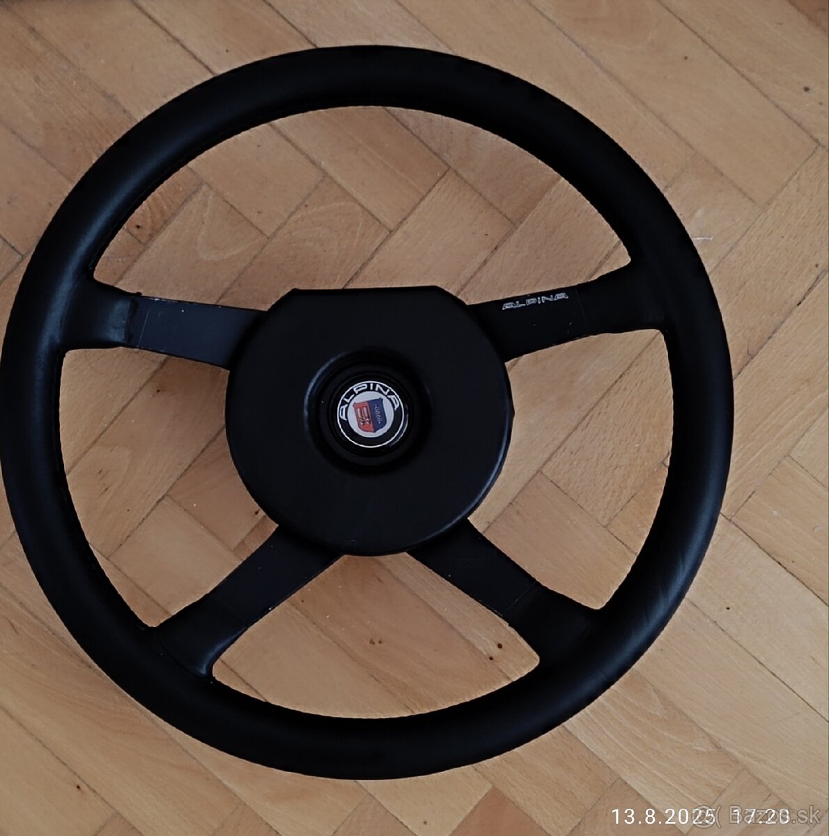 Alpina volant MOMO A38