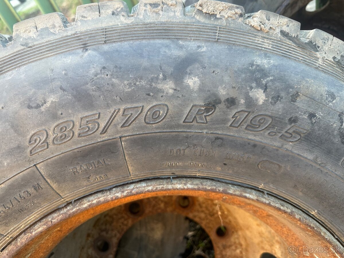 Kolesa iveco 285/70R19.5