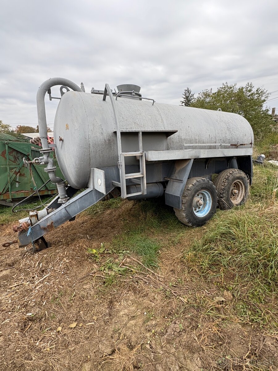 Cisterna Fekál 8300L