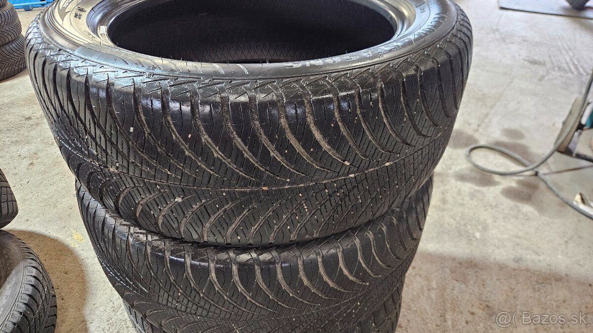 Celoročné pneumatiky 235/50 r19 101v good year