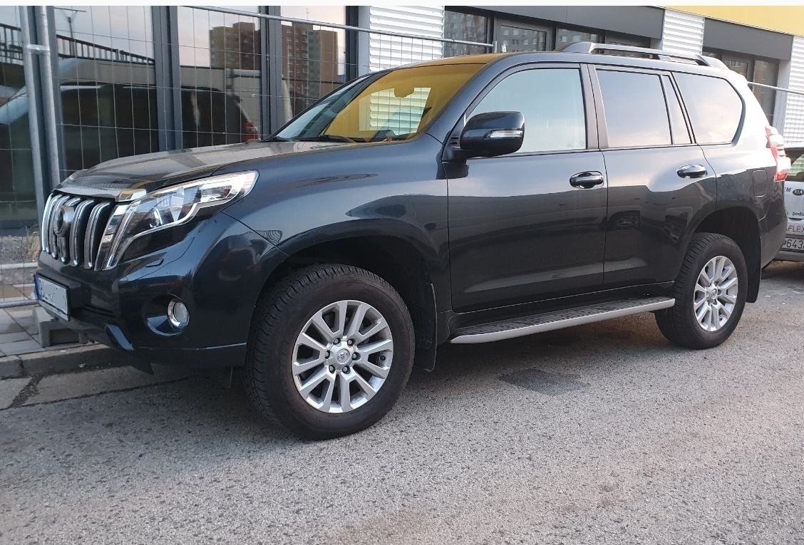 TOYOTA Hilux Landcruiser R18 sada 5kusov