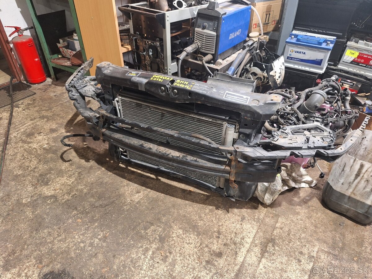 Škoda octavia 2 predná stena