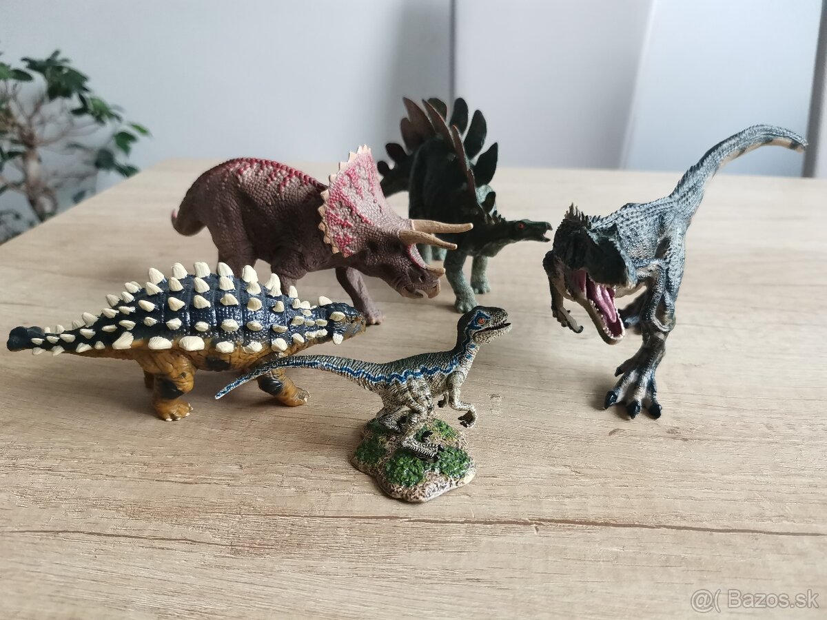 Výstavné dinosaury