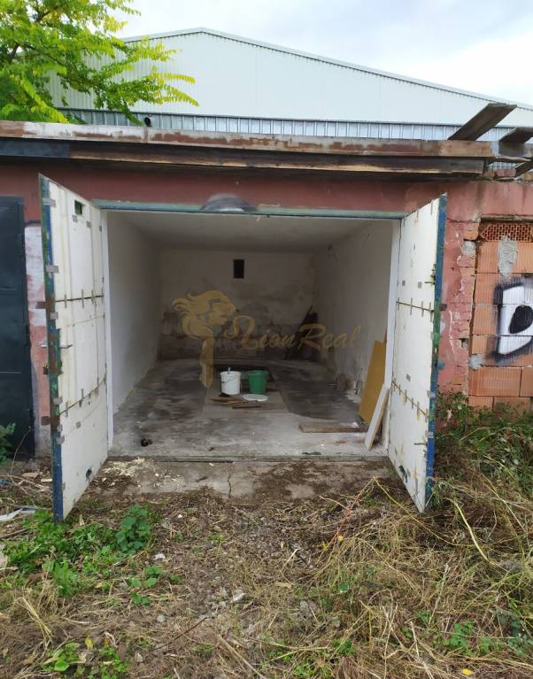 garáž, Koceľova ul., Ružinov