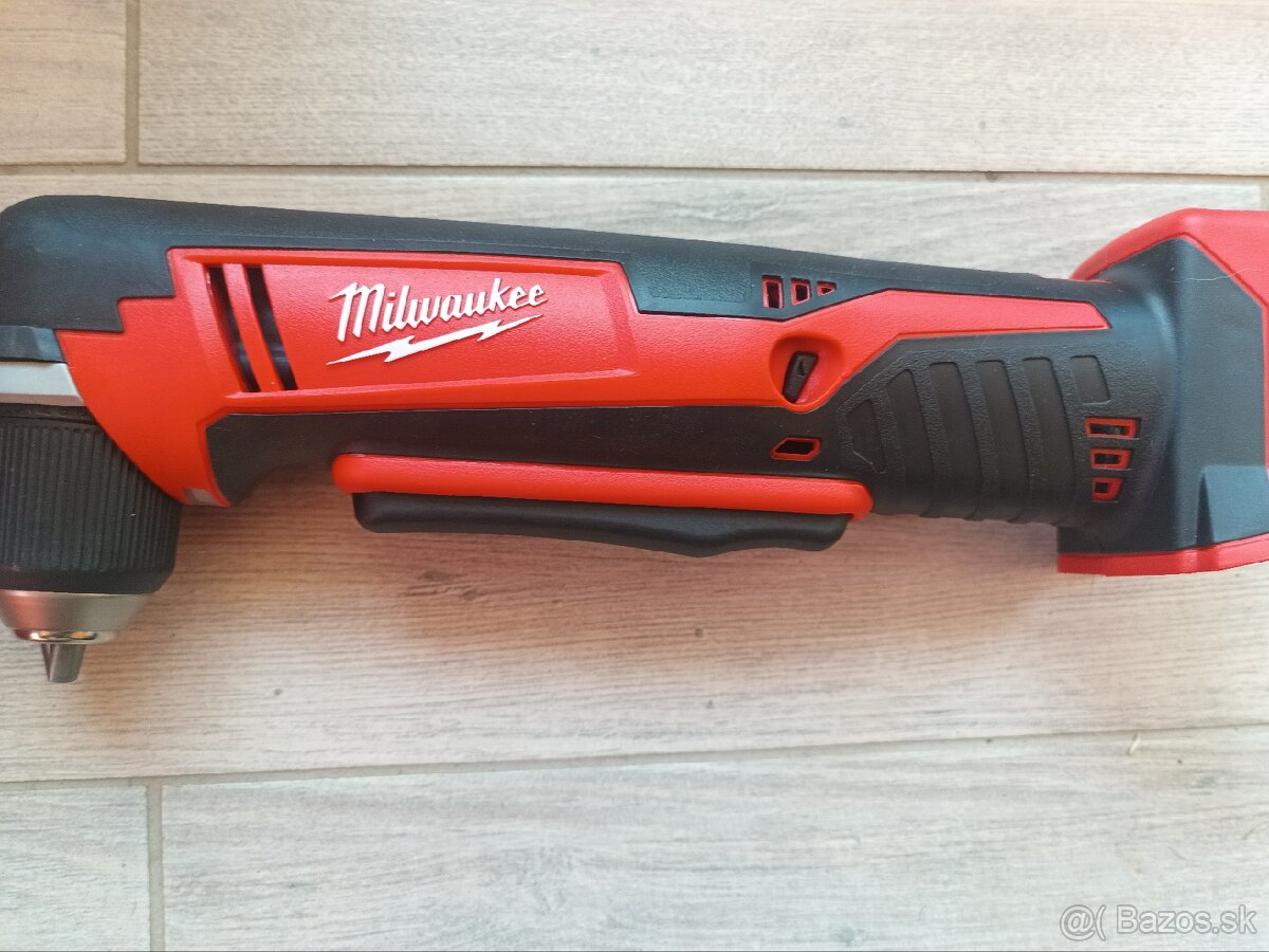 Pravouhlý vŕtací skrutkovač Milwaukee