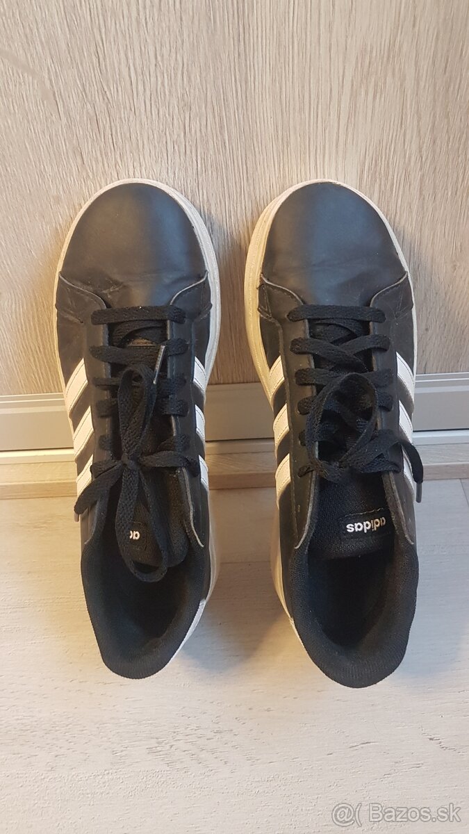 Predam detsku obuv Adidas