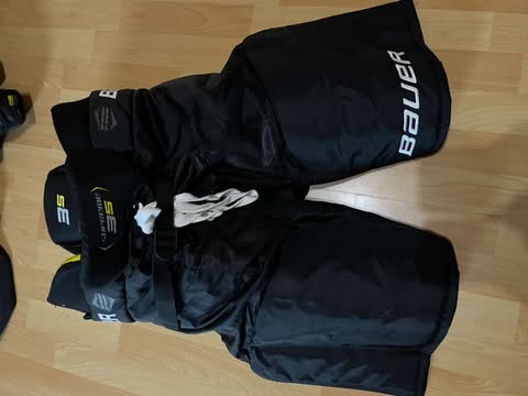 Hokejová výstroj (Nutný rýchly predaj)