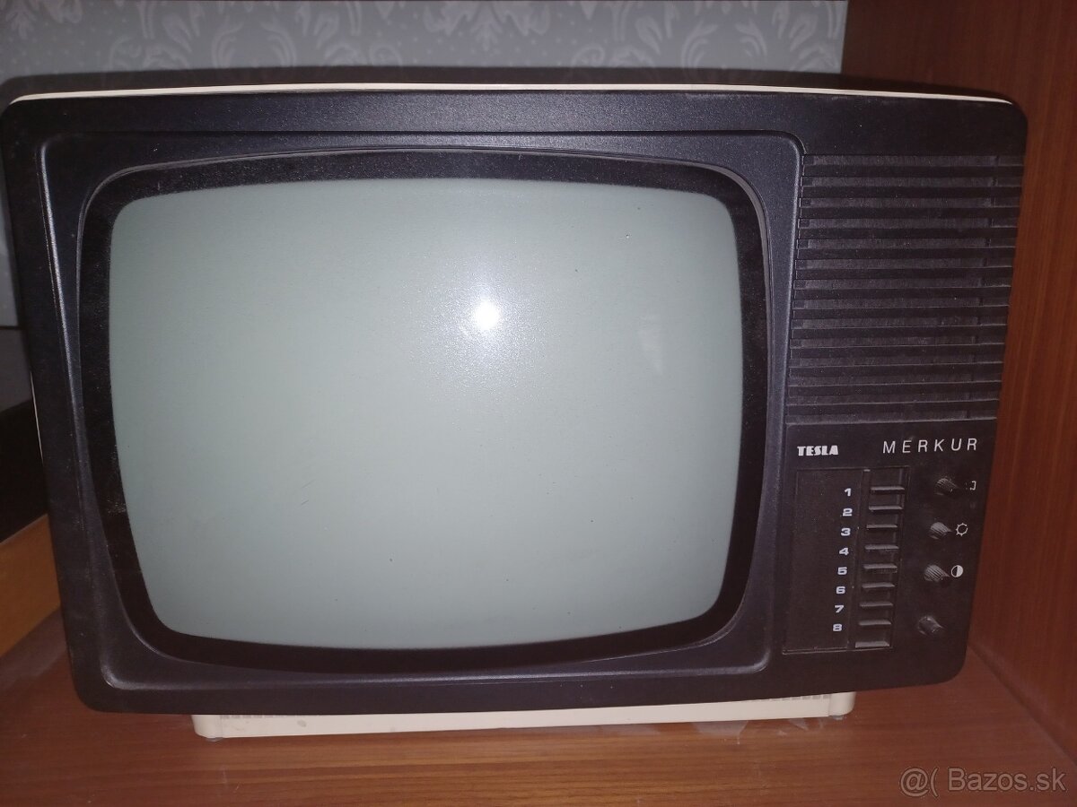 historicky CB televizor MERKUR