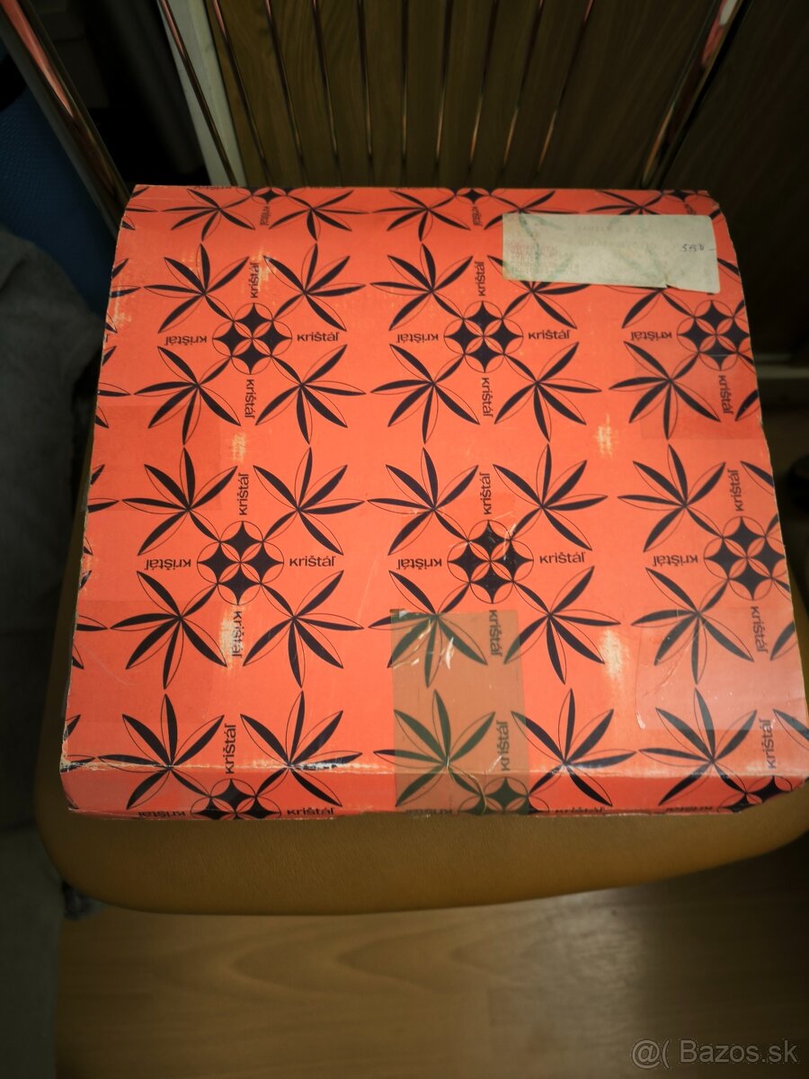 Predam sady keramiky a porcelánu