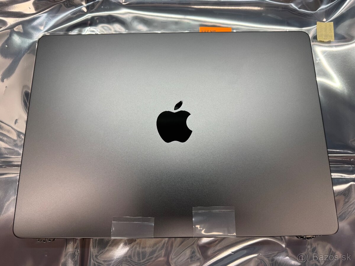 MacBook Pro 14" M4/PRO/MAX Space Black Displej
