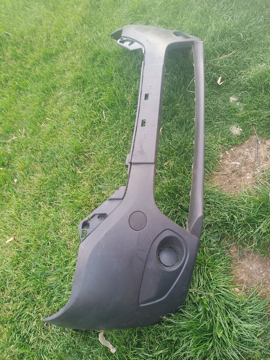 Predám nárazník Dacia doker