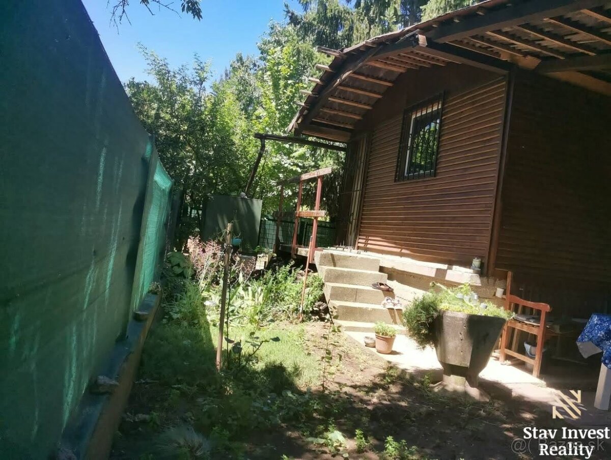 Chata so záhradou v centre Senca